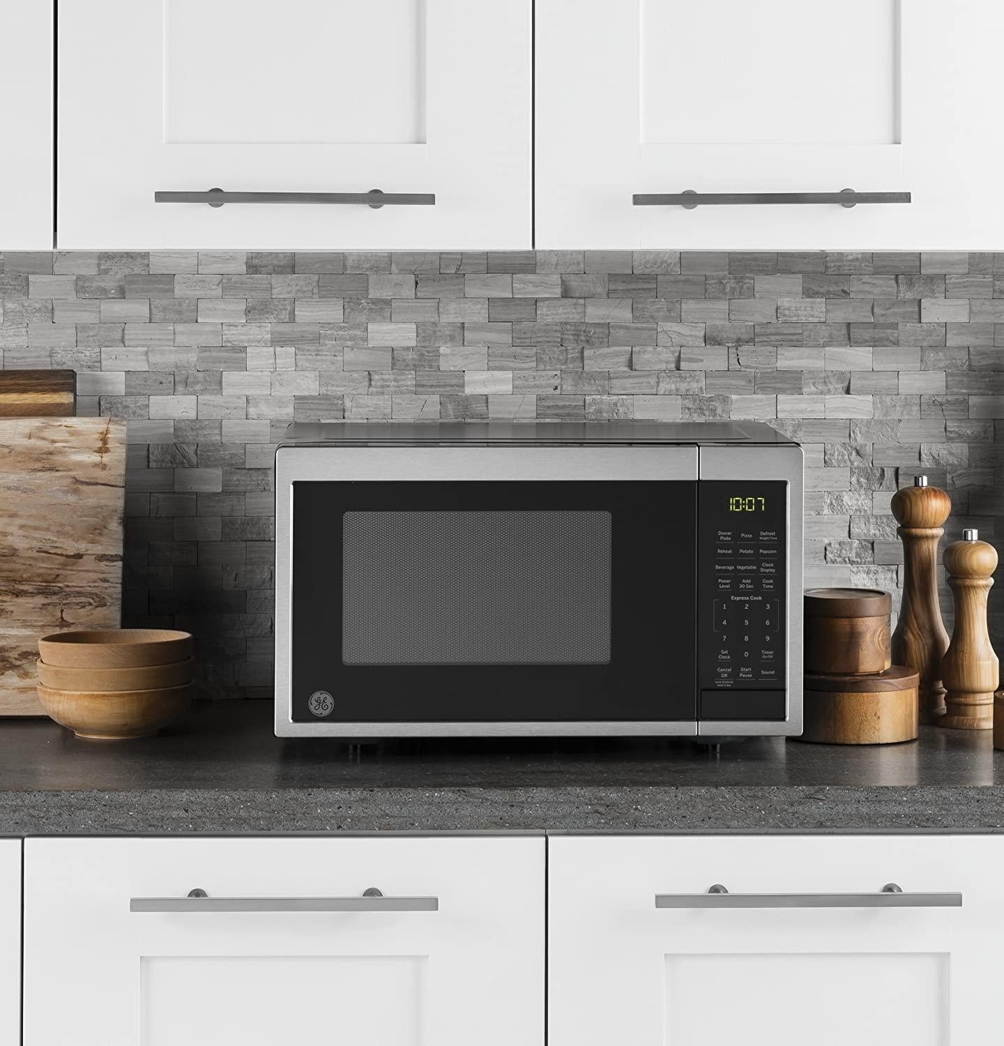 Appliances JES1095SMSS 0.9 Cu. Ft. Capacity Countertop Microwave Oven,  Steel