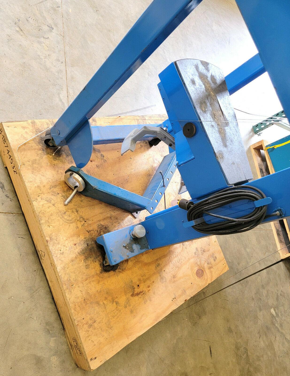 Mohawk Mobile Lift 500LBS Capacity