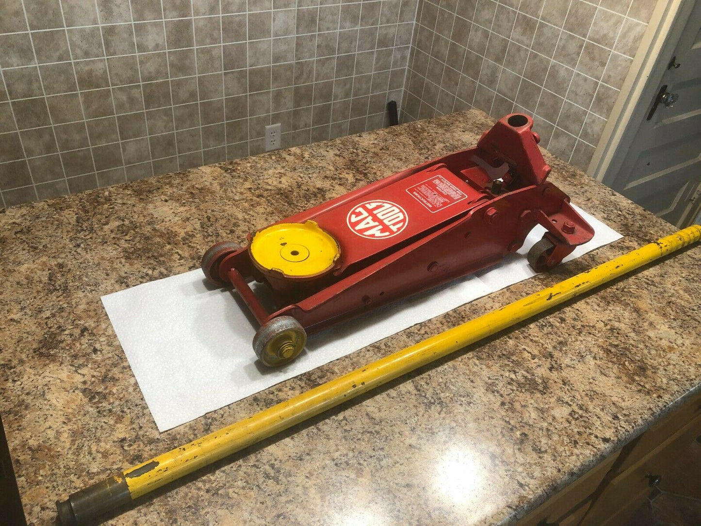 Mac Tools 2,500 Lbs Floor Jack - Extra Lar/ 4ft Long Handle VERY NICE
