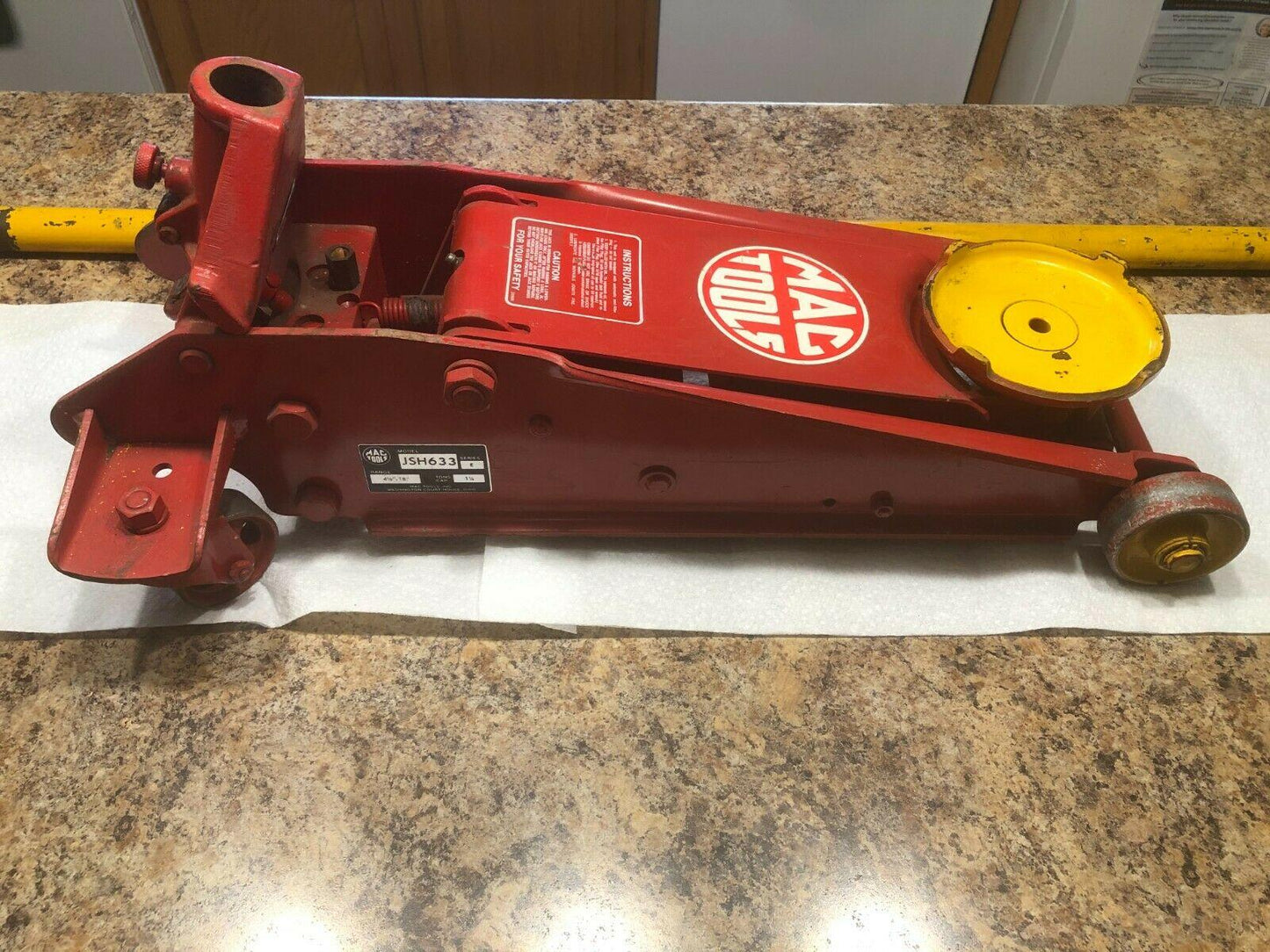 Mac Tools 2,500 Lbs Floor Jack - Extra Lar/ 4ft Long Handle VERY NICE