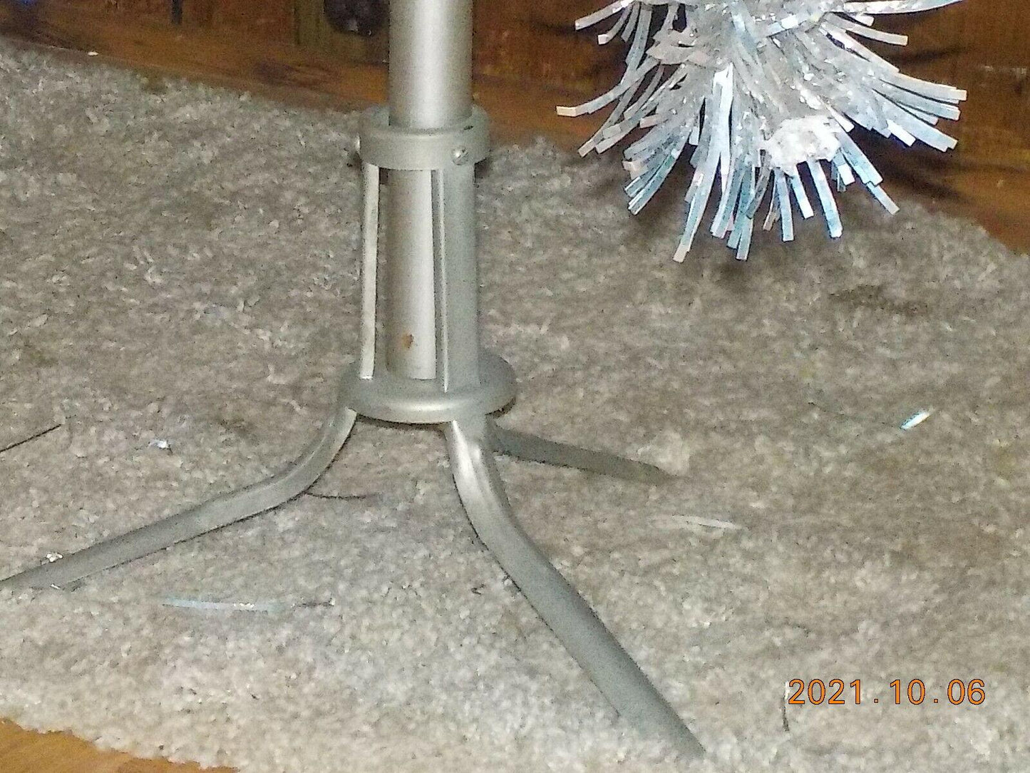 Peco Deluxe Aluminum Christmas Tree 6" Tall  90 Branches  with Box USA