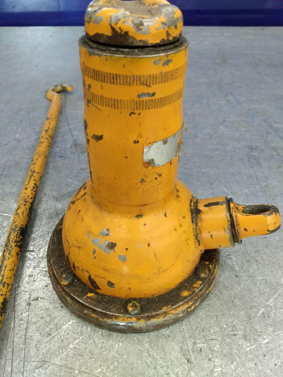 TOYOTA MOTOR 2 TON BOTTLE SCREW JACK 09110-35070 4RUNNER?  LAND CRUISER?