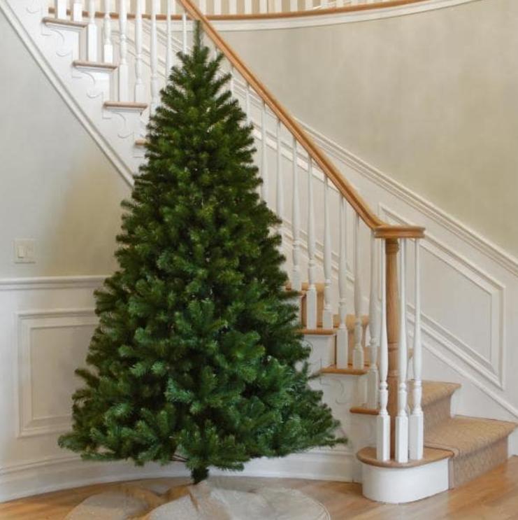 NIB National tree Company 7 Ft. North Valley Spruce Hinged